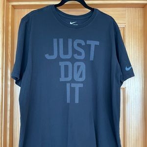 Men’s Nike tshirt